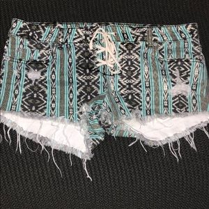 Multicolor pattern Billabong tie up shorts